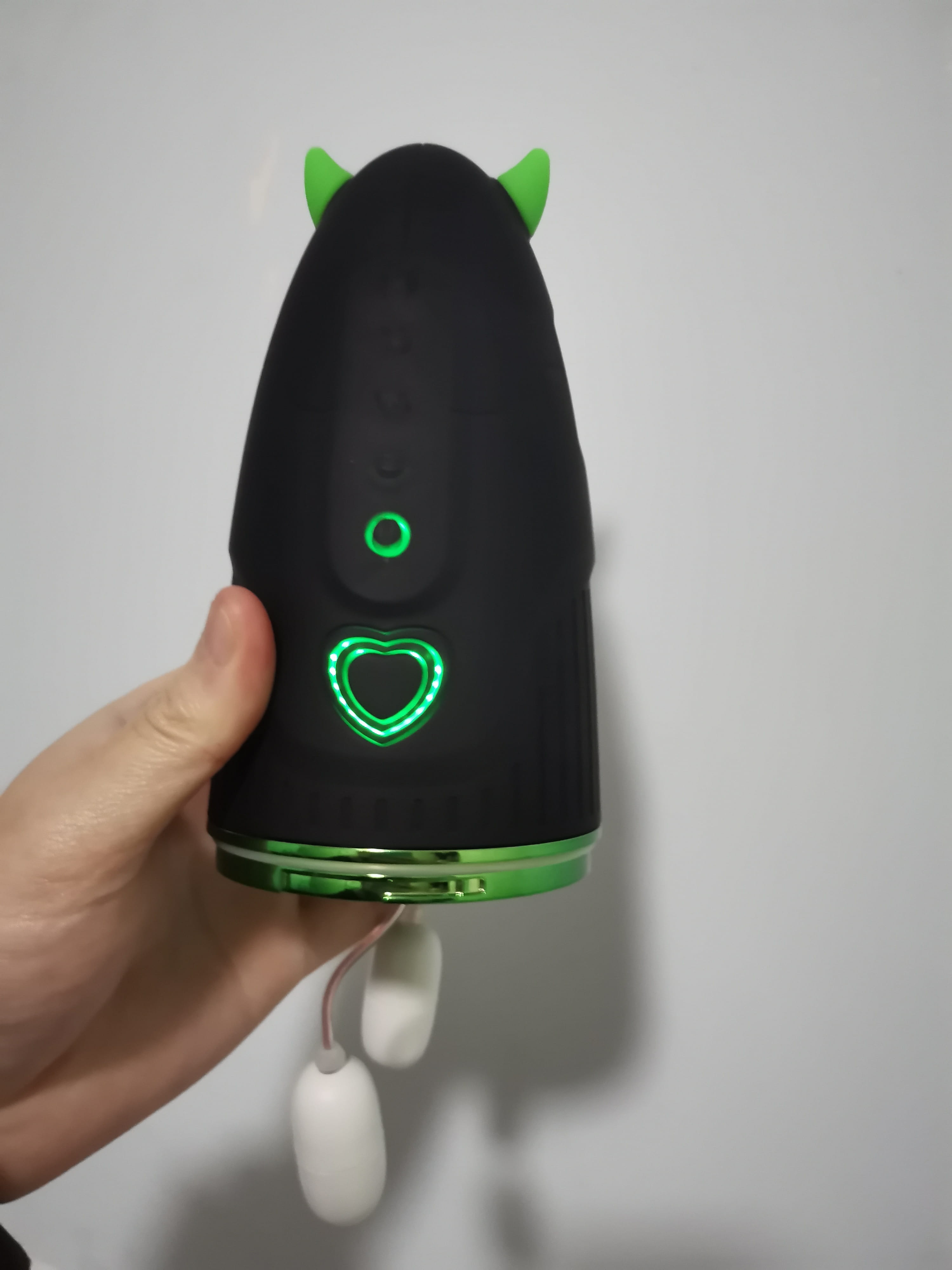 YUU小恶魔电动飞机杯评测 – 卡通风和科技感十足的舒爽电动体验