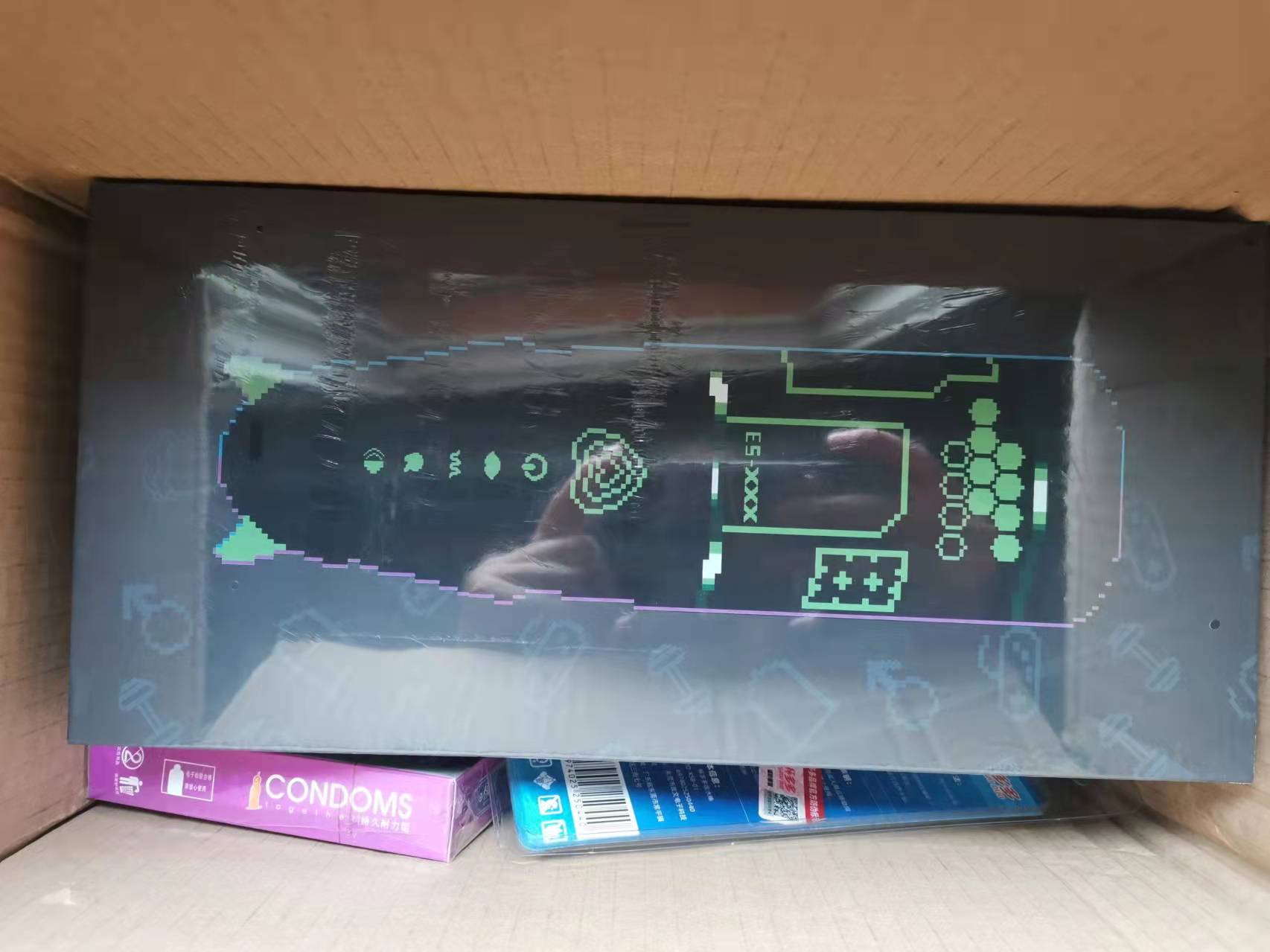 YUU小恶魔电动飞机杯 – 一次赛博朋克的体验2 YUU小恶魔电动飞机杯 – 一次赛博朋克的体验