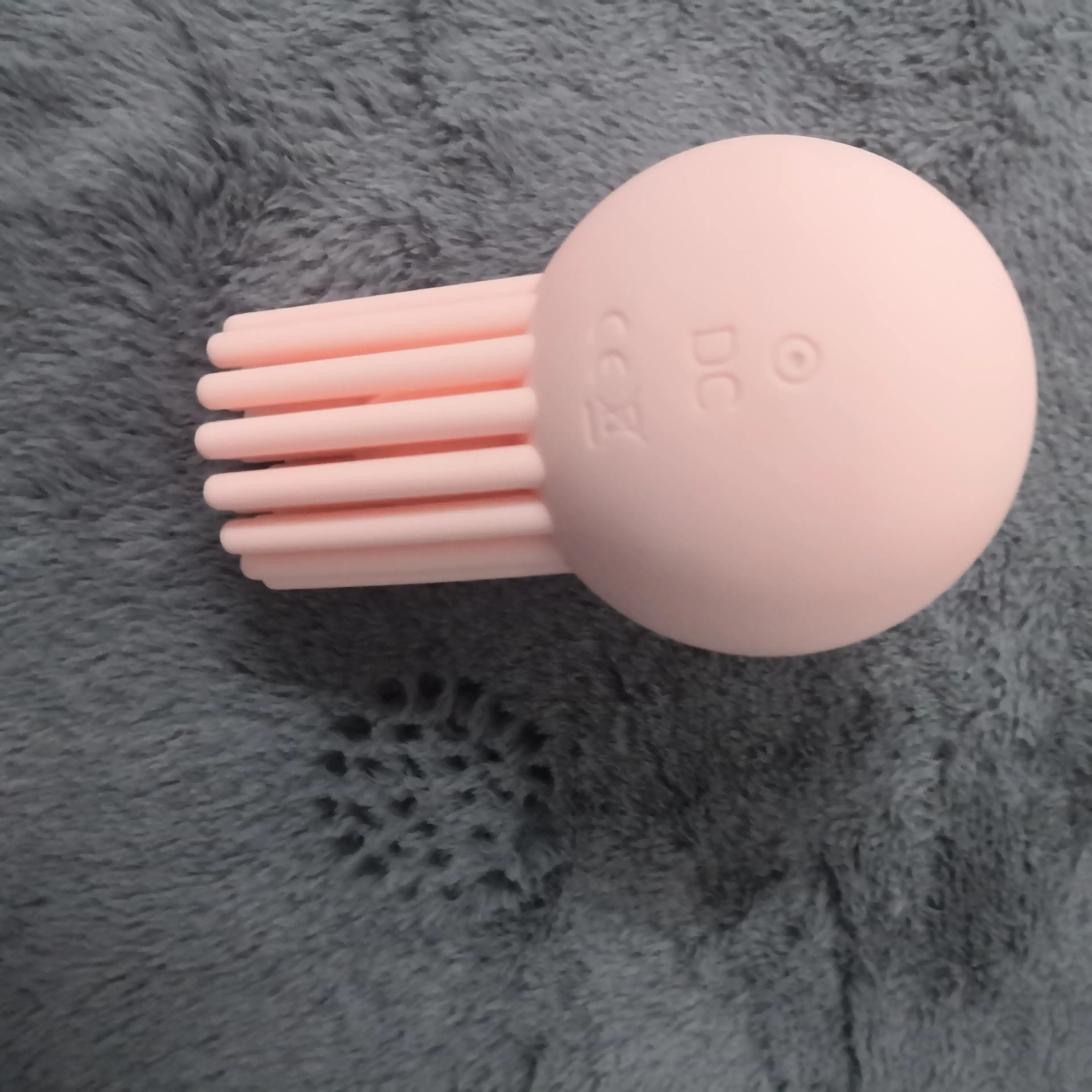 送女友的小玩具-娇羞乙女章鱼宝宝按摩跳蛋振动棒女用玩具评测