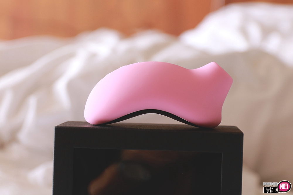 性感梦幻逸品!!瑞典LELOSONA索娜首款声波吮吸式按摩器