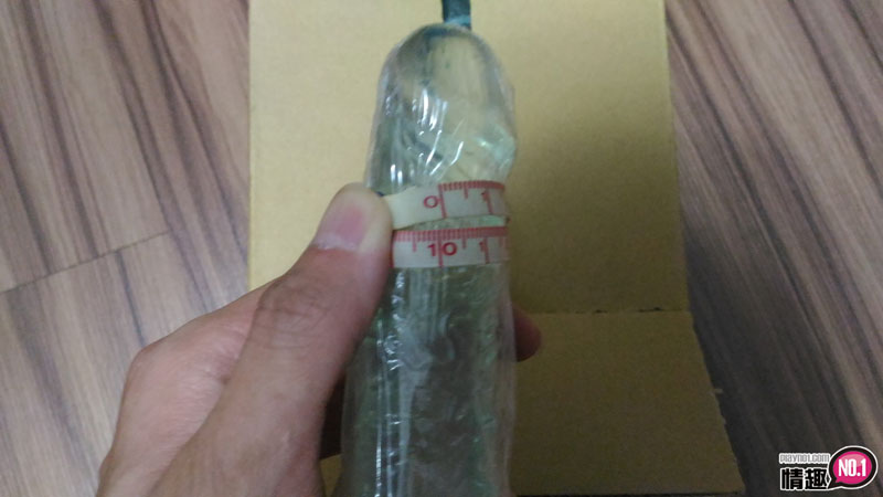 吸在立镜上欣赏自己的淫蕩模样~日本EXE纯日产弹力厚实上翘透明软胶拟真老二_12cm;