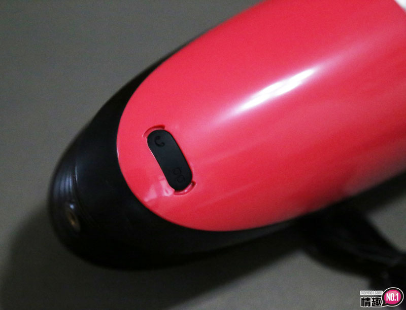 一款产品双重享受。未来FUTURA中日两国语言震动吸盘自慰杯