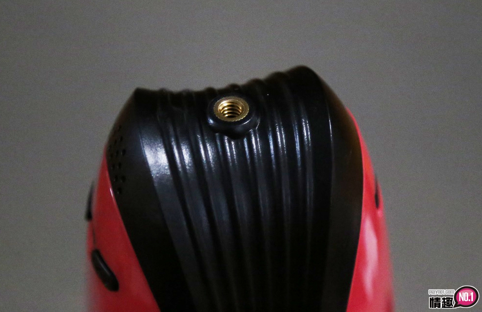 一款产品双重享受。未来FUTURA中日两国语言震动吸盘自慰杯