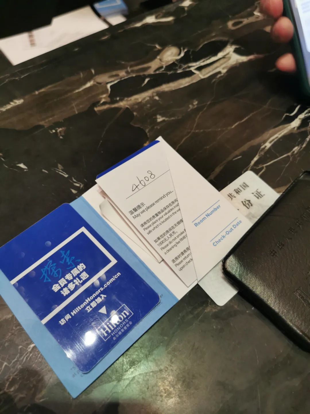 在五星级希尔顿的行政套房里玩YUU的“小优物语”是怎么样的感受?8 在五星级希尔顿的行政套房里玩YUU的“小优物语”是怎么样的感受?