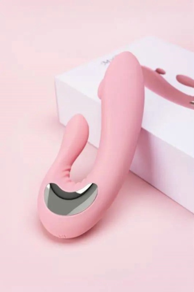 男女必学的指法 ,潮吹湿了床单……