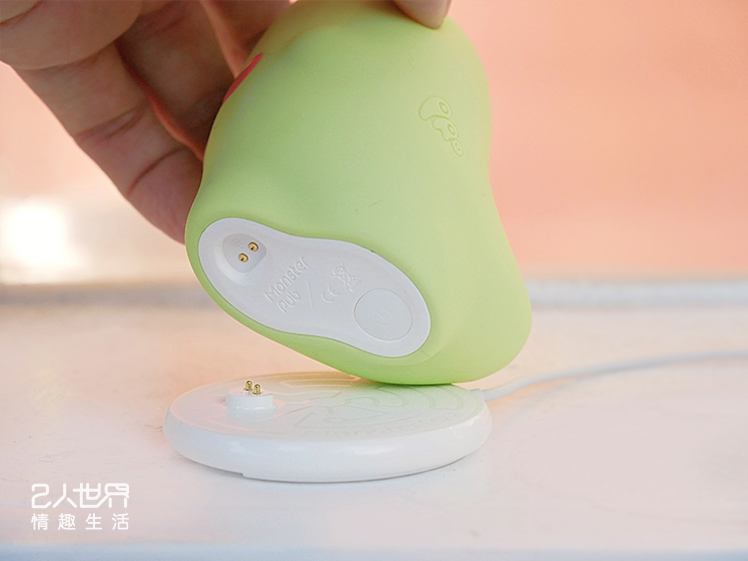 小怪兽魔吻~"开箱"史上最进化的小怪兽心得评价