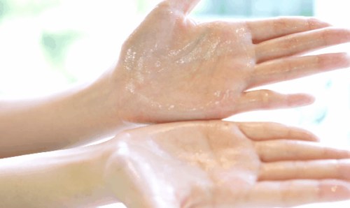 一款专为女性设计，能抑菌的润滑液