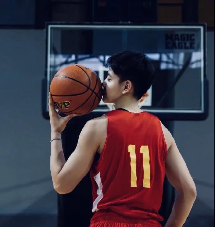 【玩测评】逃不掉的!这个S型的“人间扳手”,彻底搞定了我 【玩测评】逃不掉的!这个S型的“人间扳手”,彻底搞定了我