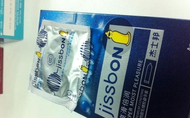 多图：8款常见品牌安全套评测，气味、外观、拉伸…