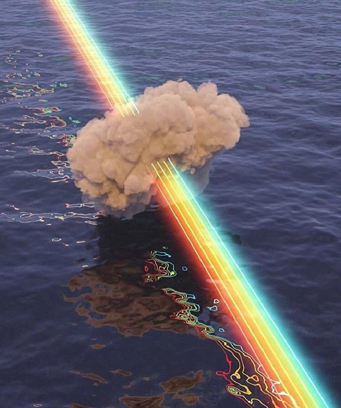 当皮革情趣套装遇上迷幻治愈风……