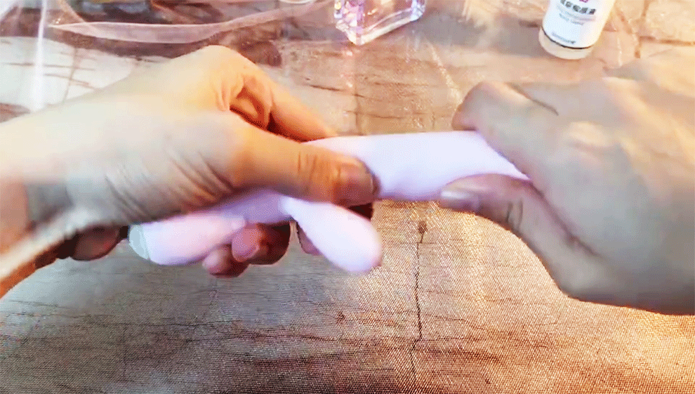 漂亮情趣体验师实测羞羞哒糯糯棒，柔软得不像震动棒【情趣用品】