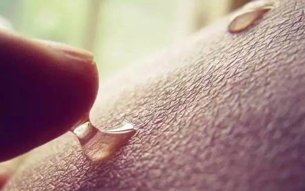 如果你知道擦隔离防晒，就应该备几款润滑液