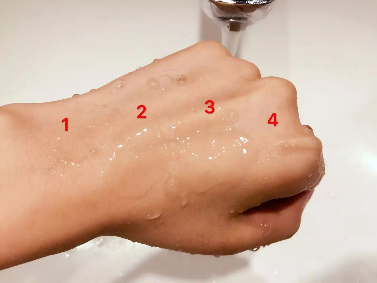 如果你知道擦隔离防晒，就应该备几款润滑液