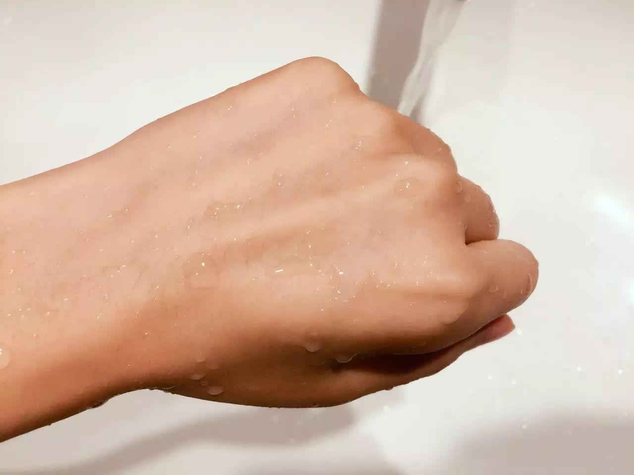 如果你知道擦隔离防晒，就应该备几款润滑液