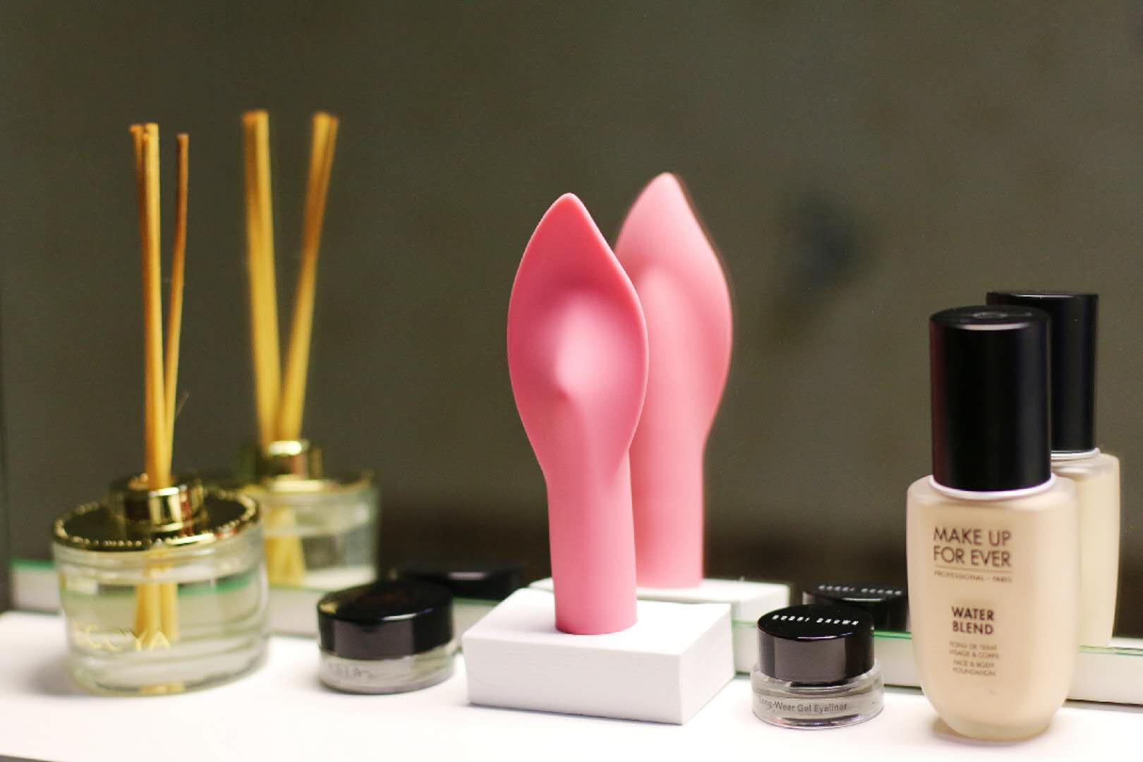 象高档面部护理仪的小火苗按摩器评测