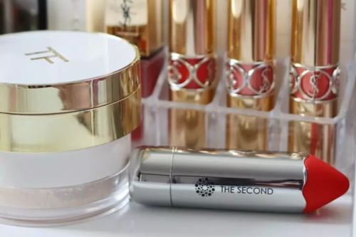 我偷偷买了雷霆小银棒口红